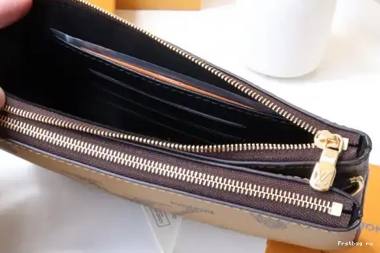 First bag ru VUITTON POCHETTE LOUIS ZIP DOUBLE 0622
